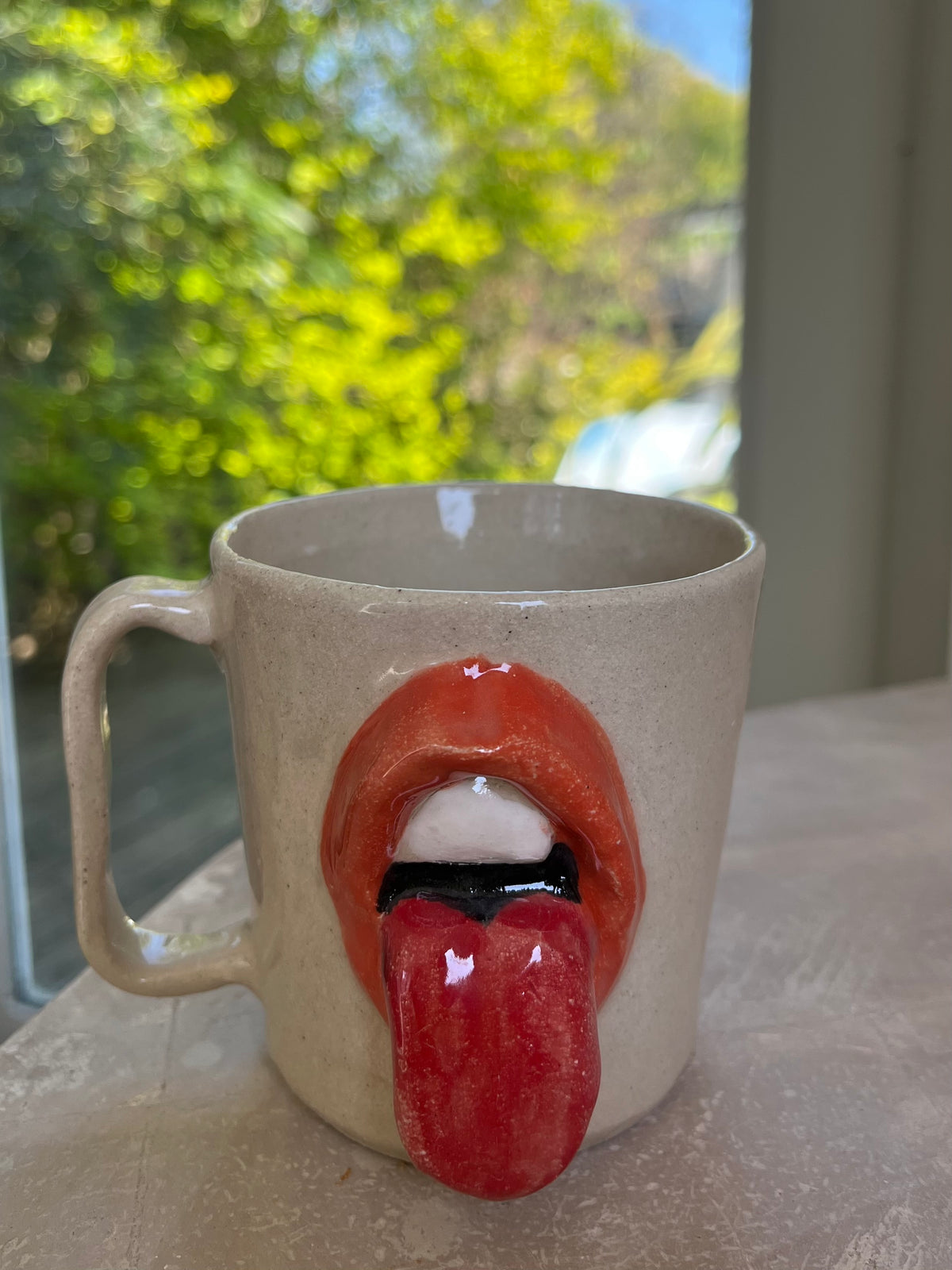 Thirsty tongue Mugs